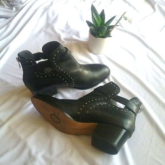 Adrienne Vittadini  Ranno Leather Almond Toe Ankle Fashion Boots Size 7.0 - Picture 2 of 8